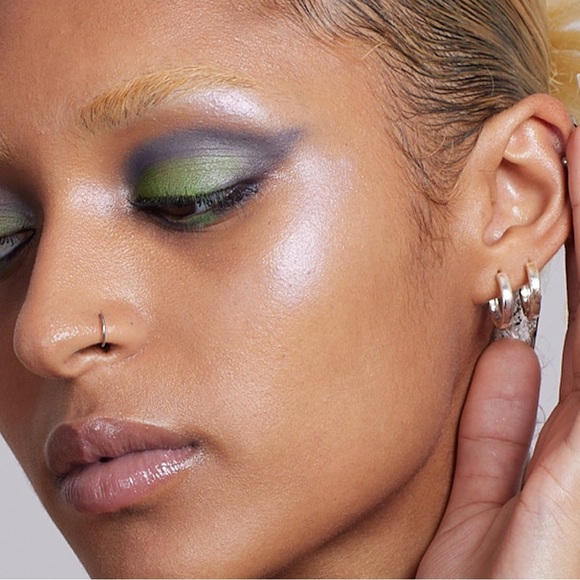 Neen Pretty Shiny in Metta Highlighter - Picture 3 of 7